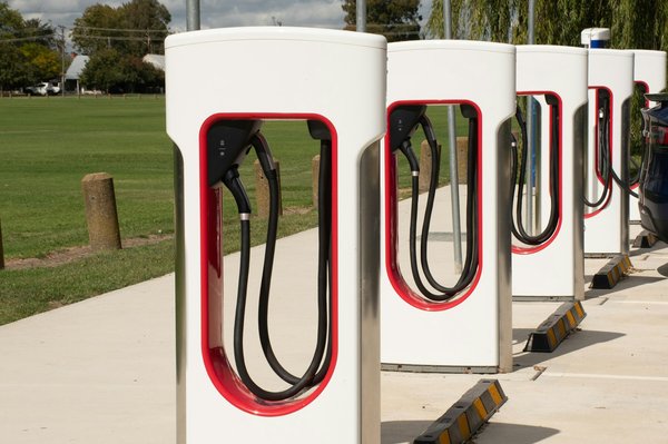 Louez des bornes de recharge dès 30 €/mois avec getleaz